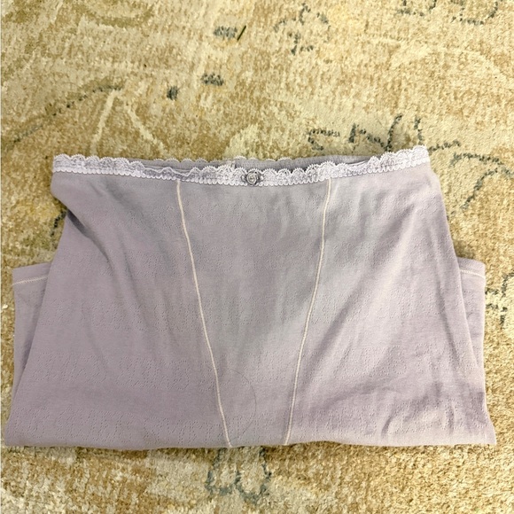 SKIMS Lace Logo Pointelle Boxers in Lavender- size large - Picture 3 of 8